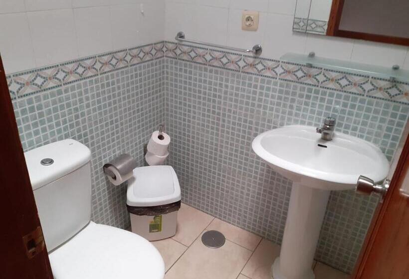 1 Bedroom Apartment, Niza