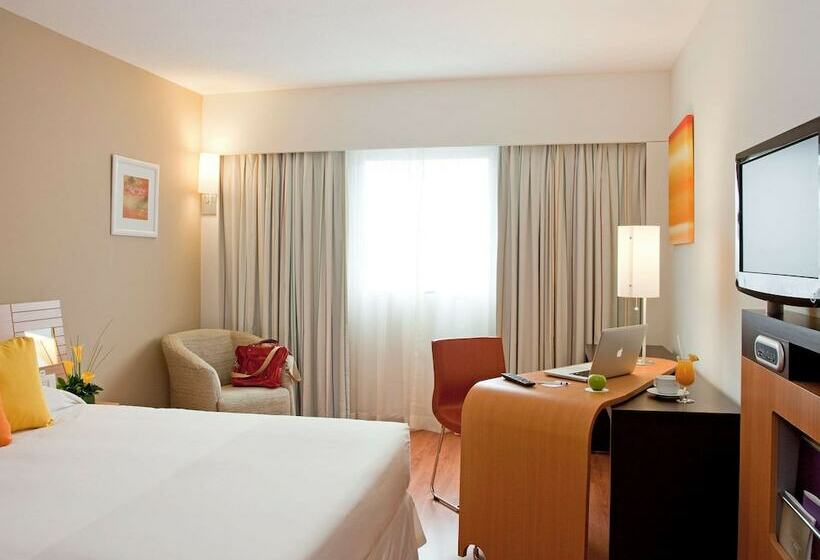 Quarto executivo, Novotel Lima