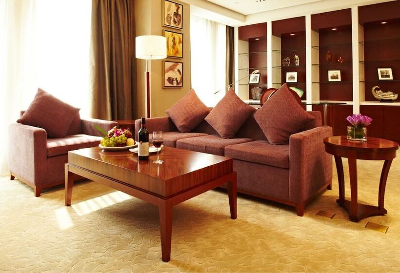 سوییت لوکس, Regal Jinfeng