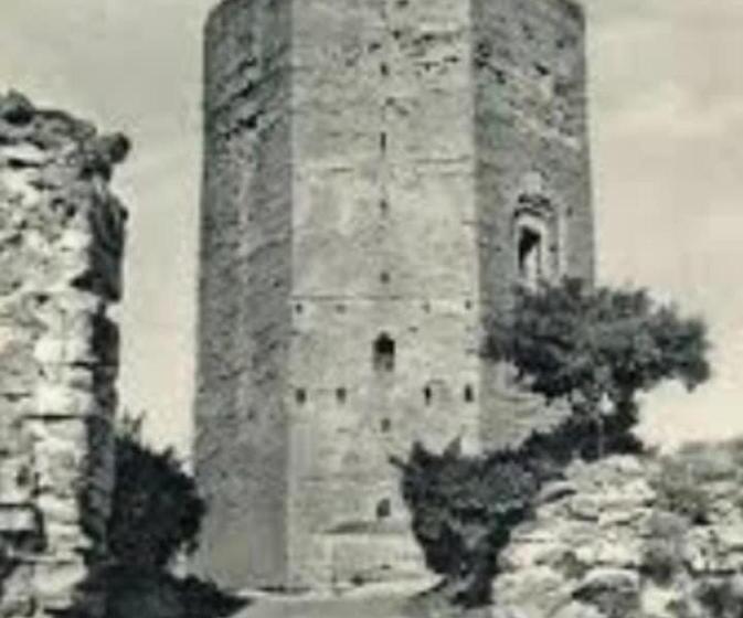 اتاق ساده سه‌ نفره, Bristol