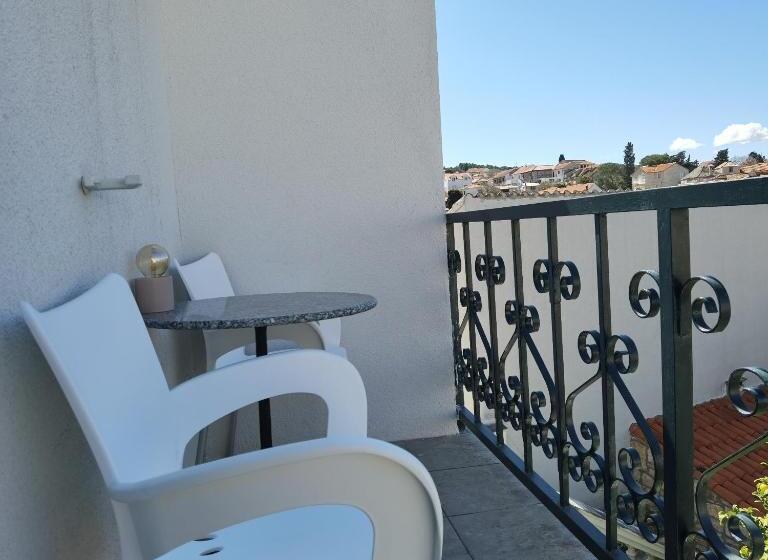 استودیوی استاندارد با چشم‌انداز دریا, Apartments Neva Supetar