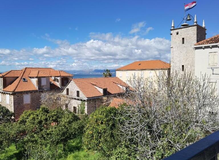 استودیوی استاندارد با چشم‌انداز دریا, Apartments Neva Supetar