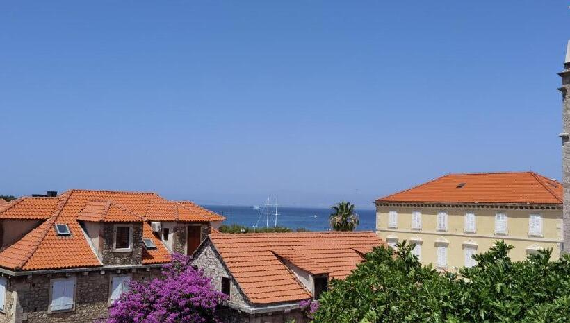 استودیوی استاندارد با چشم‌انداز دریا, Apartments Neva Supetar