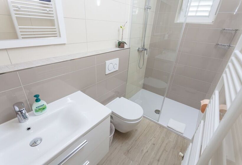 اتاق استاندارد با بالکن, Apartments & Rooms Alagic