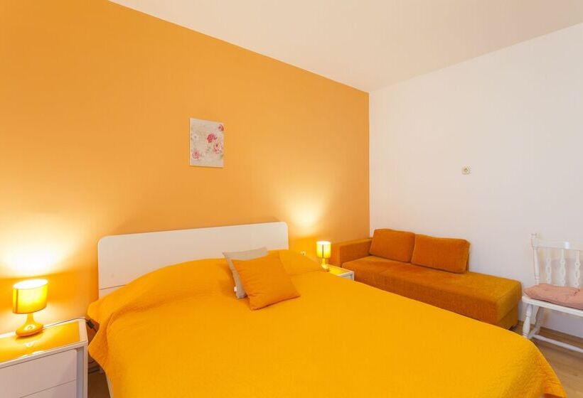 اتاق اکونومی, Apartments & Rooms Alagic