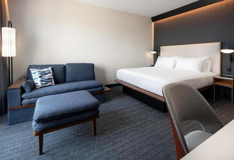 اتاق استاندارد با تخت بزرگ برای معلولان, Courtyard By Marriott Fresno Clovis