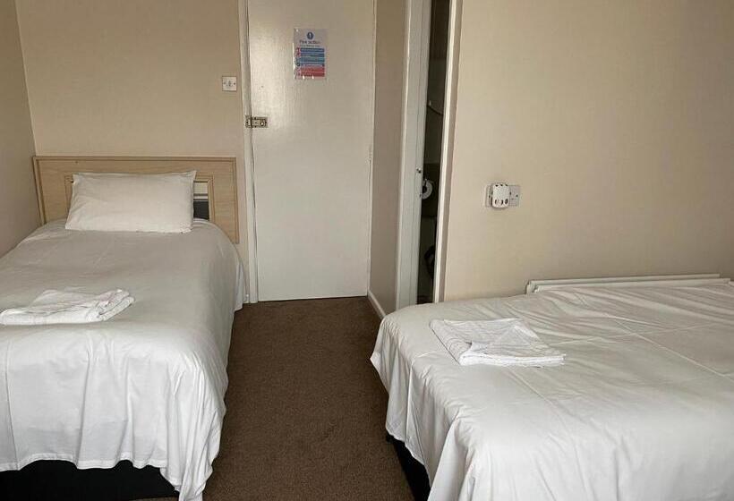 스탠다드 트리플 룸, Arncliffe Lodge