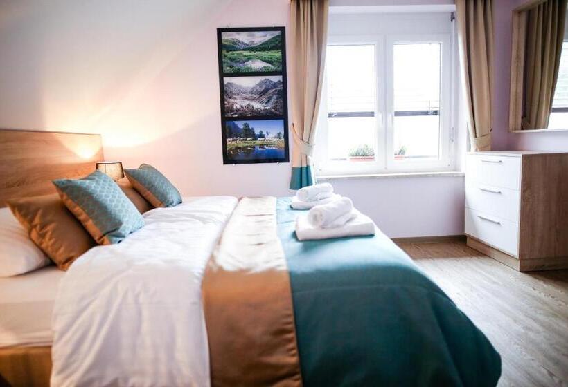 اتاق استاندارد سه نفره, Guest House Vila Moj Mir