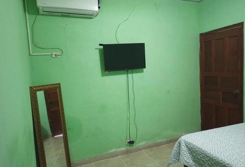 اتاق اکونومی, Hostal Familiar Argeñal