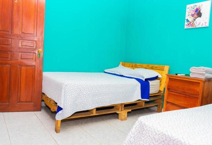 اتاق استاندارد با سرویس بهداشتی مشترک, Hostal Familiar Argeñal