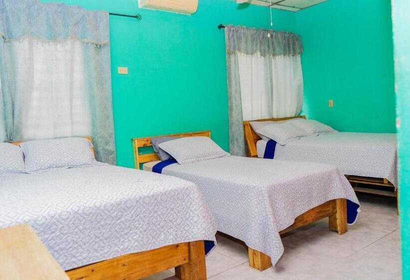 اتاق استاندارد سه نفره, Hostal Familiar Argeñal