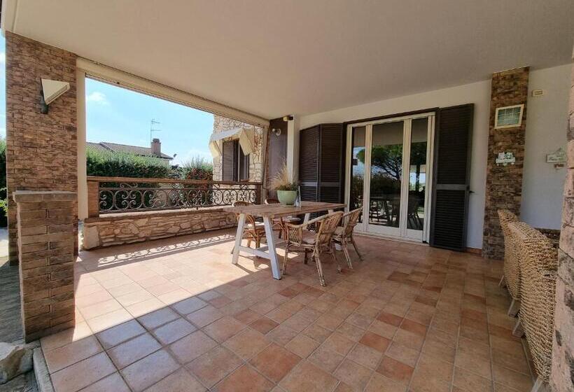 اتاق استاندارد با چشم‌انداز باغ, B&b La Ferula