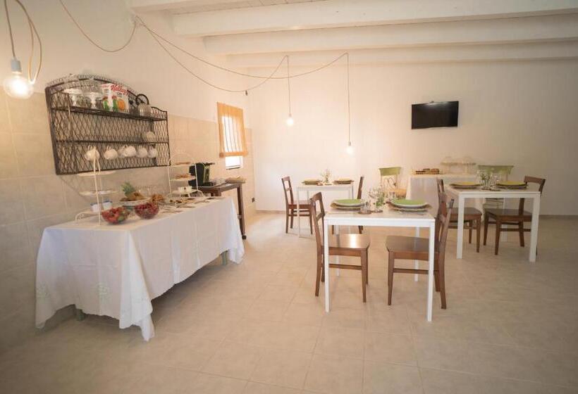 اتاق استاندارد با چشم‌انداز باغ, B&b La Ferula