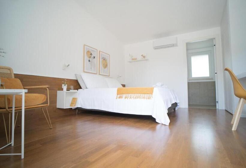 اتاق استاندارد با چشم‌انداز باغ, B&b La Ferula
