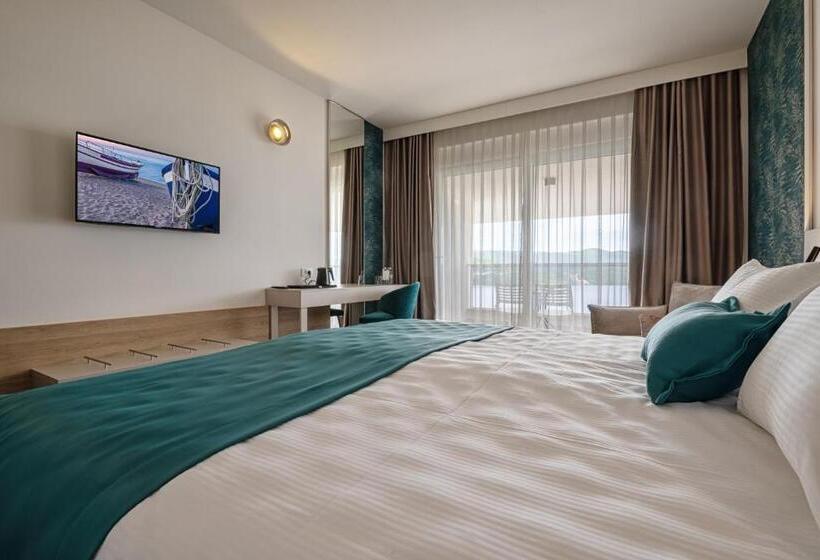 اتاق سوپریور با چشم‌انداز دریا, Marea Hotel & Spa
