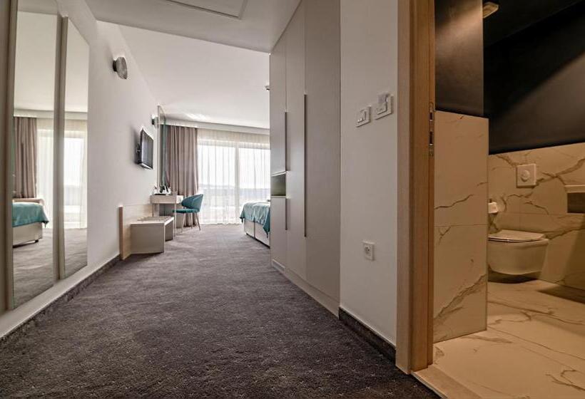 اتاق سوپریور با چشم‌انداز دریا, Marea Hotel & Spa
