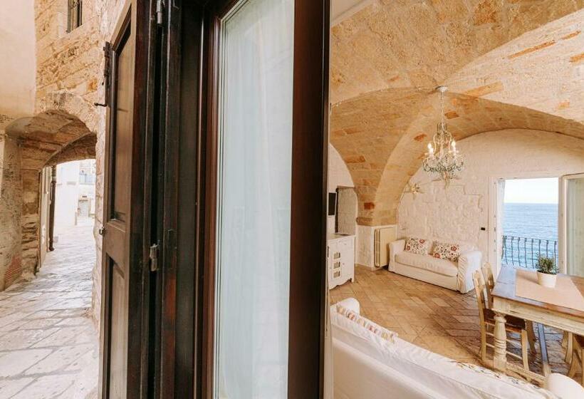 سوییت سوپریور با چشم‌انداز دریا, Tre Archi Suite & Relais