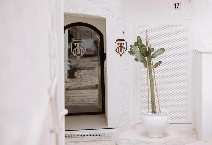 سوییت با چشم‌انداز دریا, Tre Archi Suite & Relais
