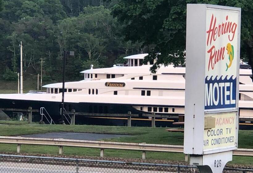 חדר דלוקס, Herring Run Motel And Tiny Cabins
