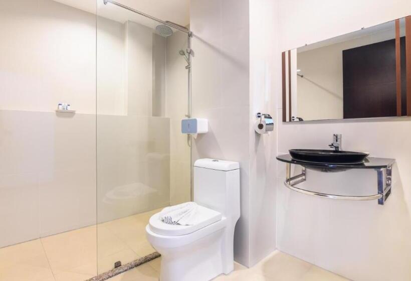 سوییت با چشم‌انداز استخر, Hilltop Wellness Resort