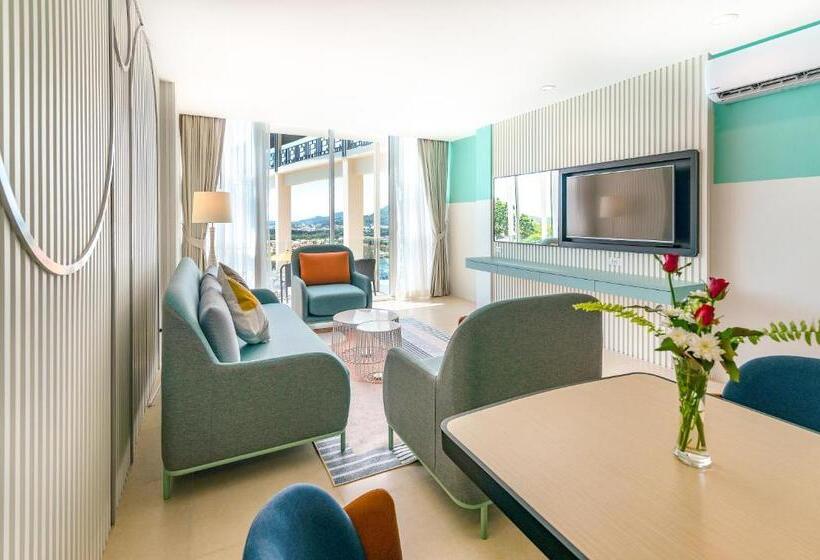 سوییت با چشم‌انداز استخر, Hilltop Wellness Resort