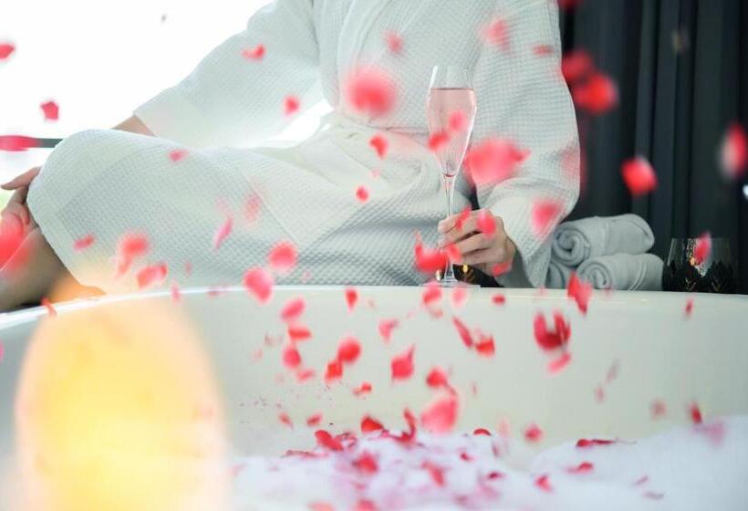 اتاق استاندارد با تخت بزرگ, Hilltop Wellness Resort