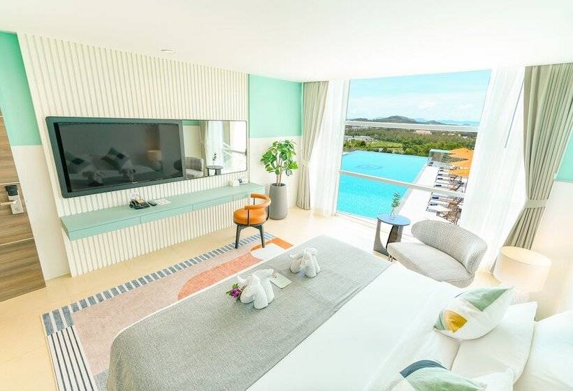 اتاق سوپریور با چشم‌انداز استخر, Hilltop Wellness Resort