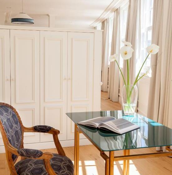 سوئیت با چشم‌انداز رودخانه, Gran Hotel Brillante