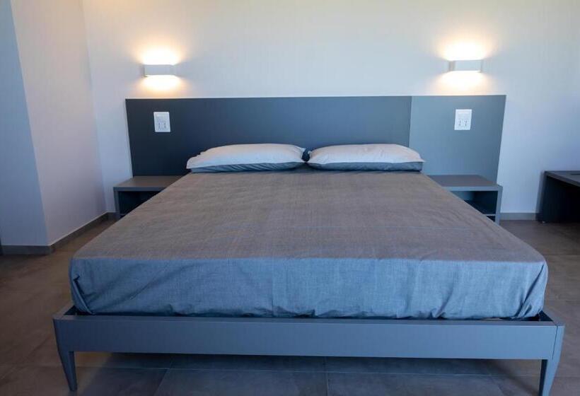 اتاق سه نفره دلوکس با چشم‌انداز دریا, Resort Reis Country House