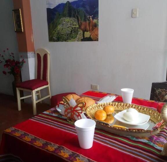 اتاق استاندارد چهار تخته, Inti Hostel Airport