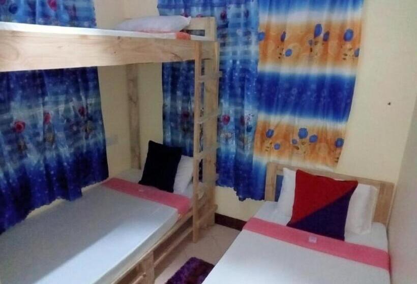 Habitació Triple Estàndard, Swahili House & Art