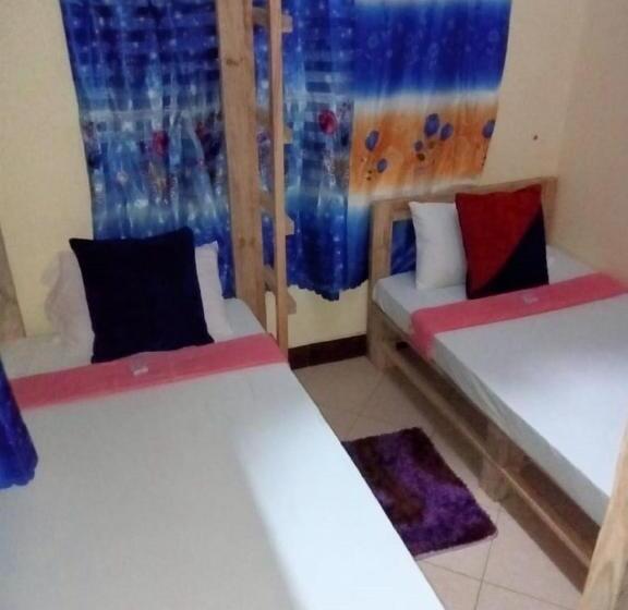 Habitació Triple Estàndard, Swahili House & Art