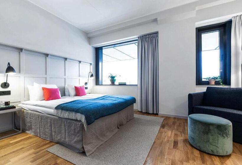 استودیوی استاندارد, Biz Apartment Bromma