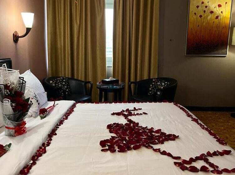 اتاق سوپریور با تخت بزرگ, Continent Al Waha Hotel Riyad