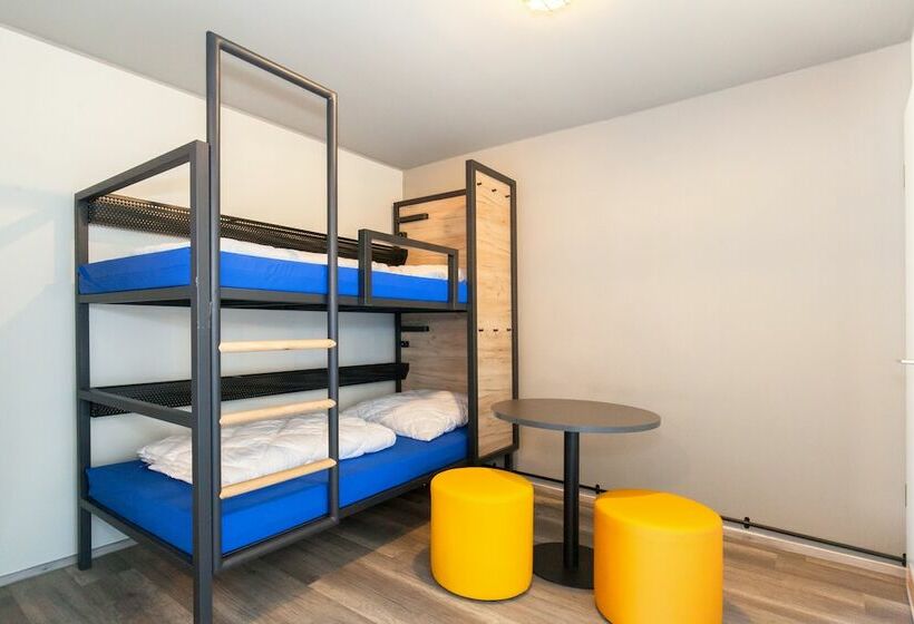 اتاق استاندارد چهار تخته, a&o Koln Neumarkt