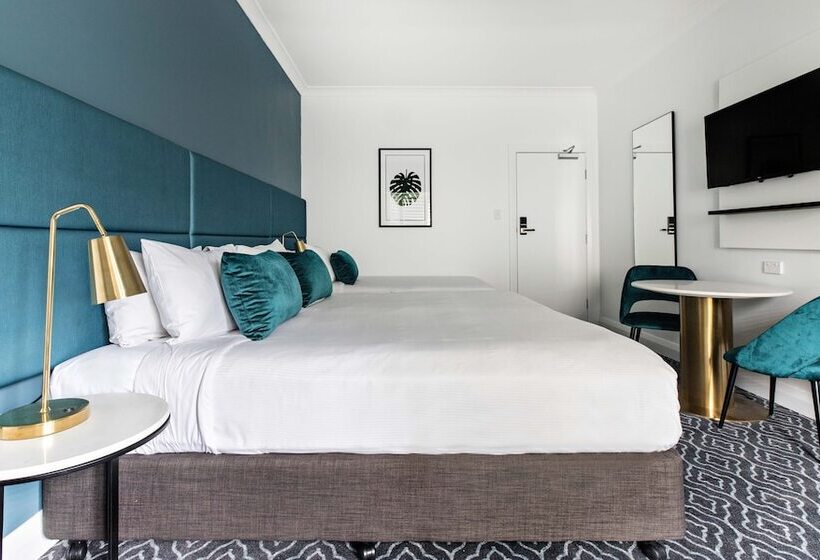 Standard Room King Size Bed, Avoca Randwick By Sydney Lodges