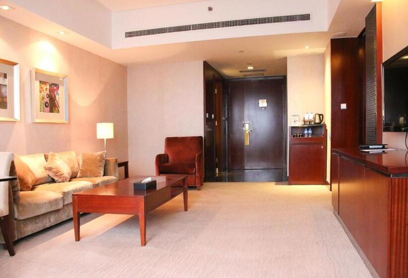 سوئیت با تخت بزرگ, Crowne Plaza Yantai Sea View, An Ihg