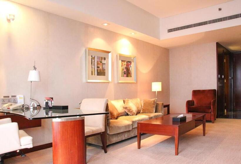 سوئیت با تخت بزرگ, Crowne Plaza Yantai Sea View, An Ihg