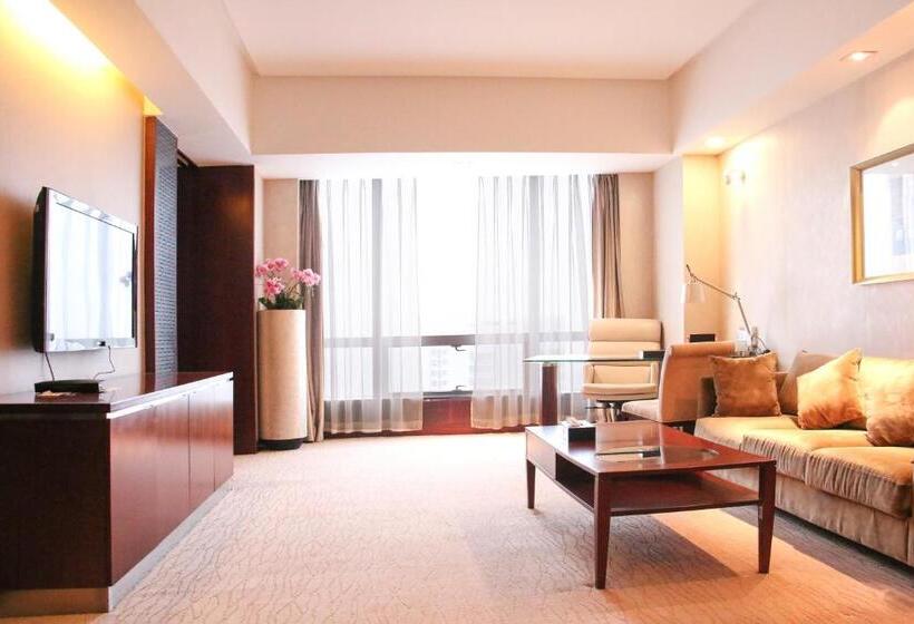 سوئیت با تخت بزرگ, Crowne Plaza Yantai Sea View, An Ihg