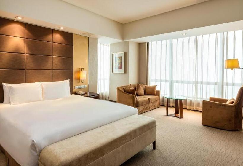 سوئیت با تخت بزرگ, Crowne Plaza Yantai Sea View, An Ihg