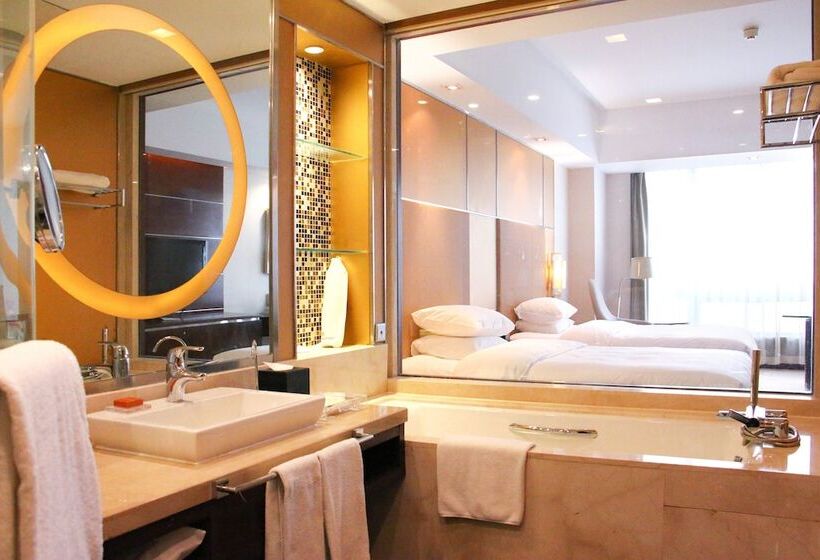 اتاق استاندارد با چشم‌انداز دریا, Crowne Plaza Yantai Sea View, An Ihg