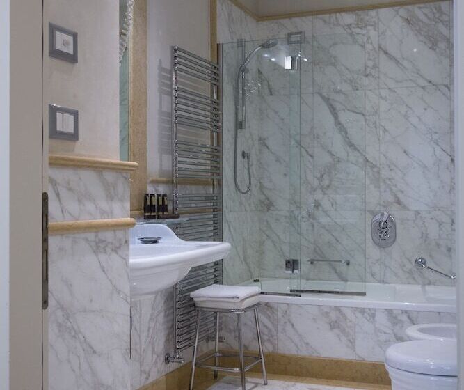 اتاق لوکس, Golden Tower Hotel & Spa