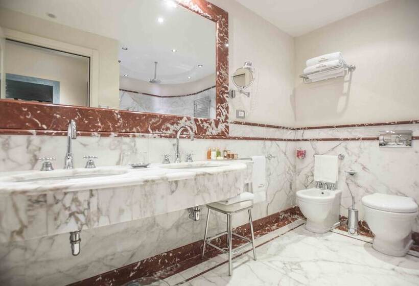 اتاق لوکس با وان آب گرم, Golden Tower Hotel & Spa