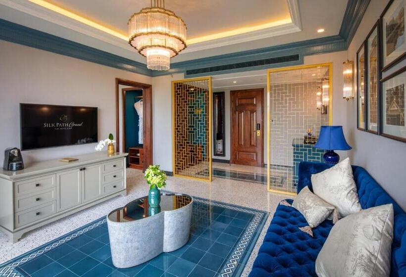 سوئیت جونیور کلاسیک, Silk Path Grand Hue