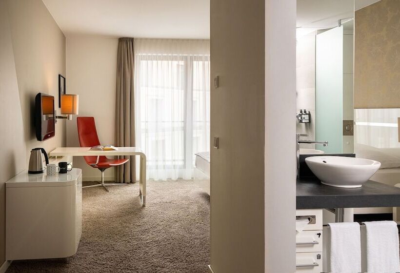 Standard Room, Innside By Meliá Dresden