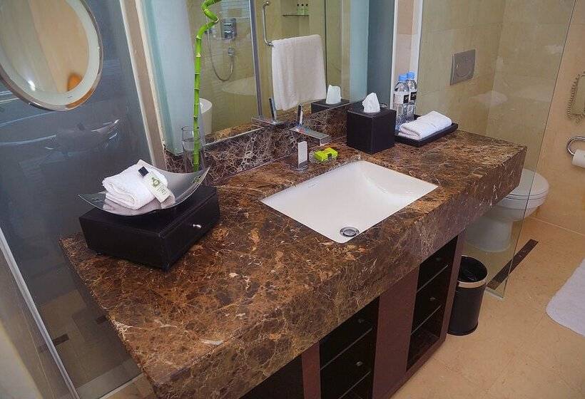 سوییت جونیور با چشم‌انداز شهر, Intercontinental Qingdao, An Ihg Hotel   Inside The Olympic Sailing Center