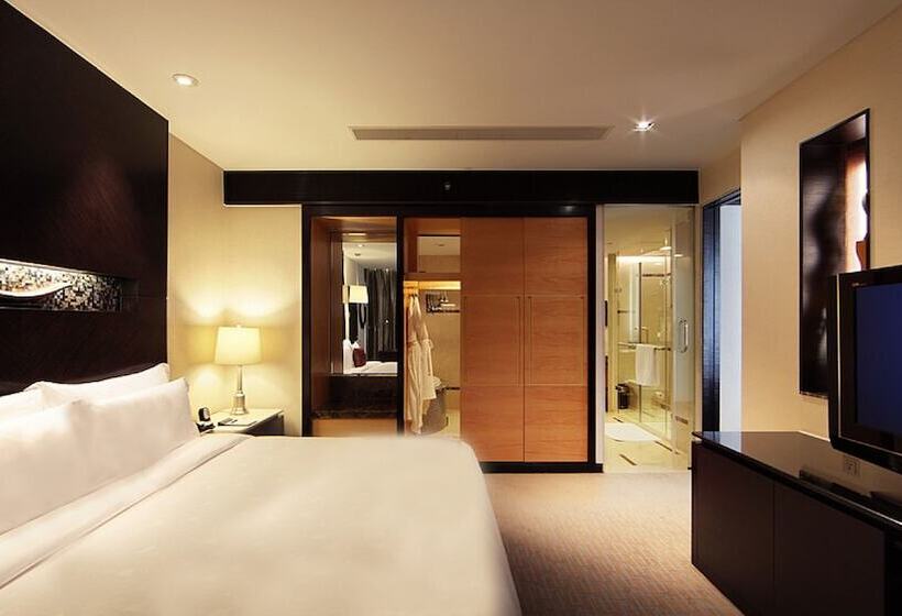 Junior Suite City View, Intercontinental Qingdao