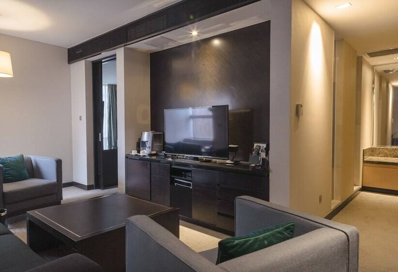 سوییت جونیور با چشم‌انداز شهر, Intercontinental Qingdao, An Ihg Hotel   Inside The Olympic Sailing Center