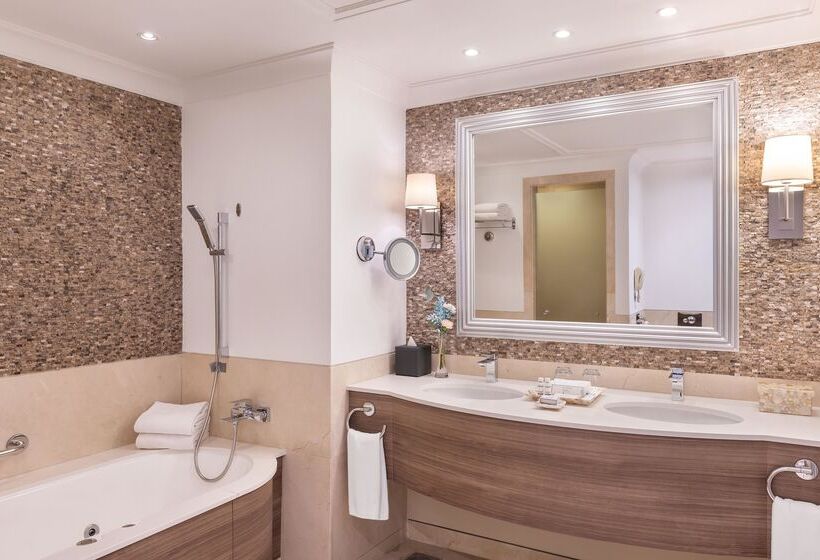 سوئیت جونیور با چشم‌انداز باغ, Ja The Resort   Ja Palm Tree Court, Dubai