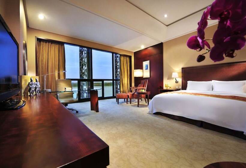 Deluxe room with river view, Jin Jiang International Hotel Xi An